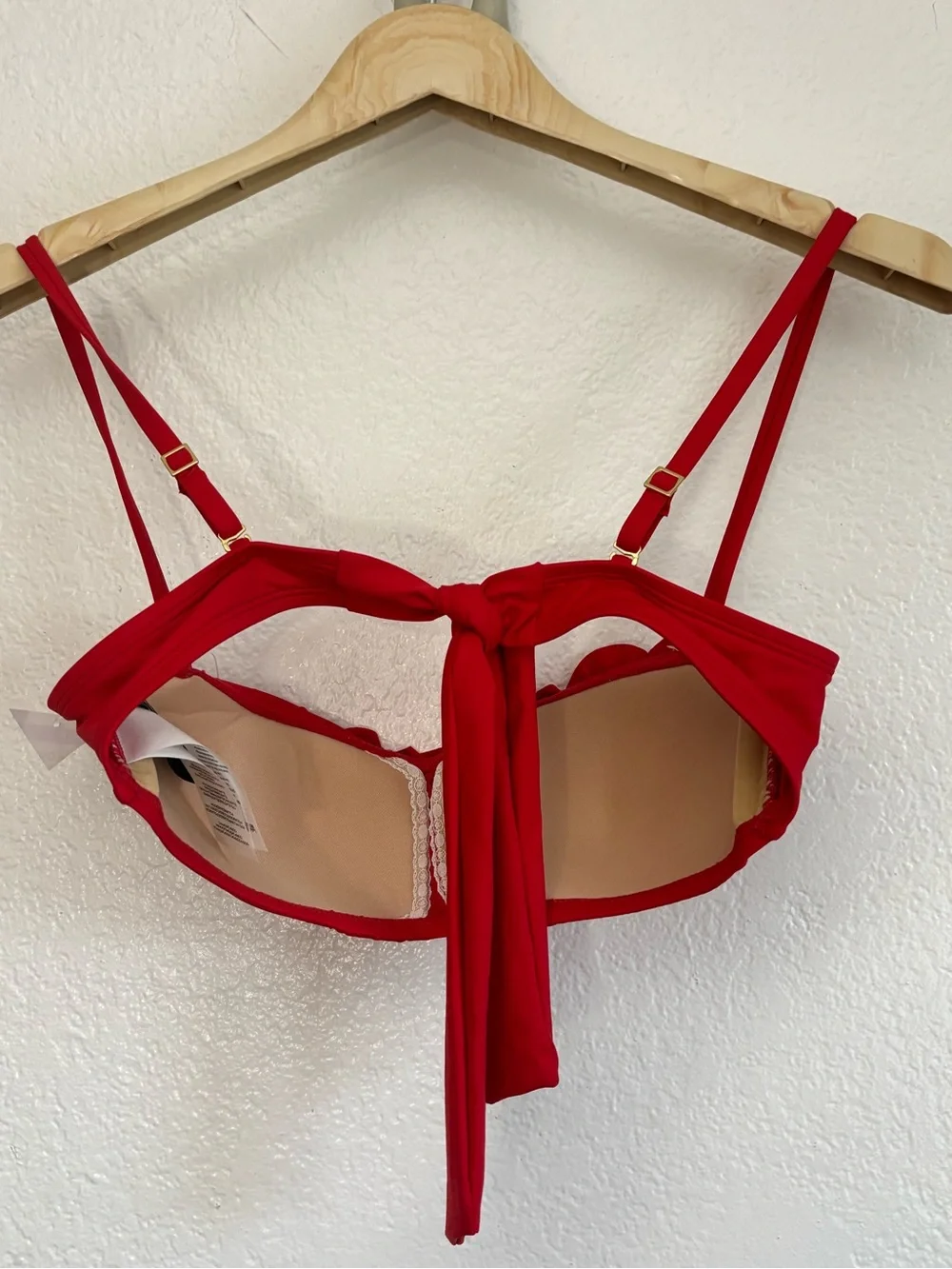 La Blanca Ruffles Removable Straps Bikini Top Size: 4